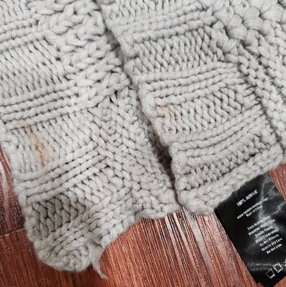 Two Blind Brothers Crochet Blanket - Picture 2 of 7